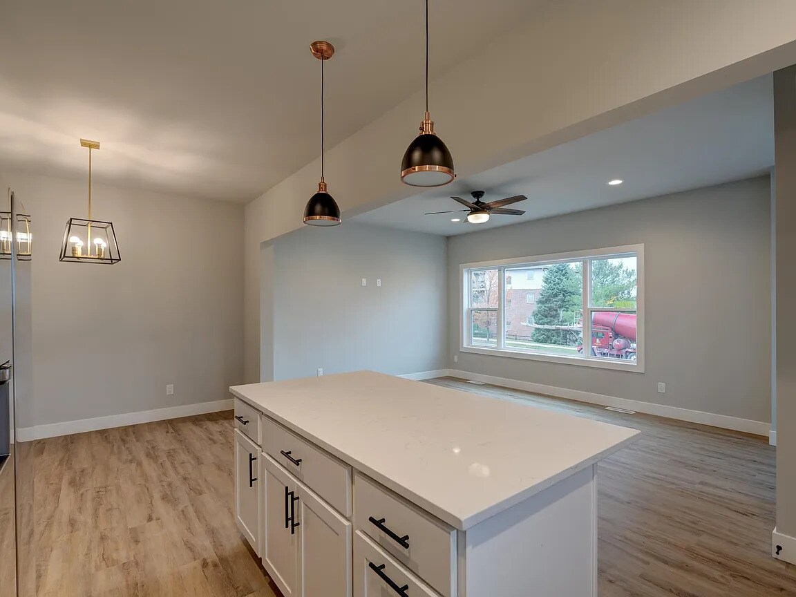 Building Photo - 115 Prairie Heights Dr