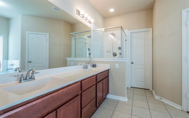 Building Photo - 8021 Arezzo Dr