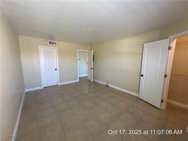 Building Photo - 1150 N Buffalo Dr