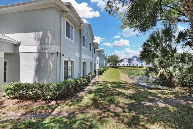 Building Photo - 7127 Waterside Dr