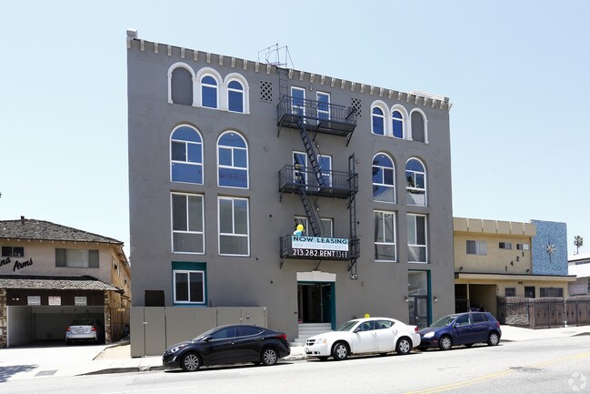 Building Photo - The Studios at Bronson