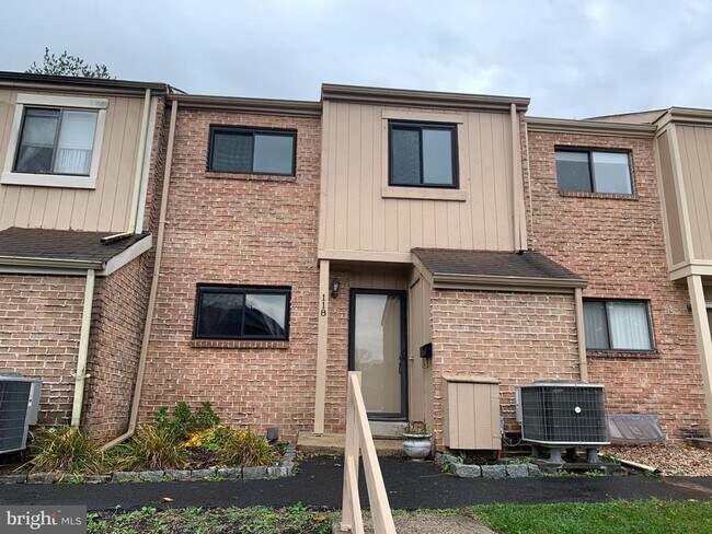 Building Photo - 118 Sycamore Ct