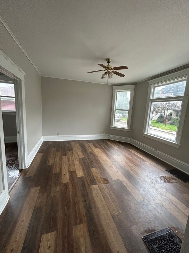 Building Photo - 516 Greenwood Ave