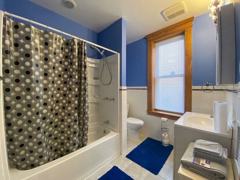 Building Photo - 511 Orange St