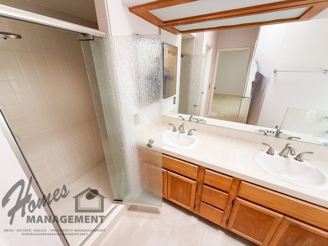 Building Photo - Homes Management - Escondido Home