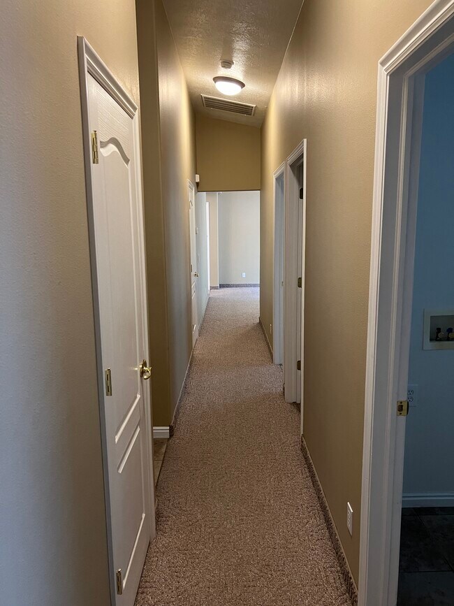 Building Photo - 2139 W 127 S