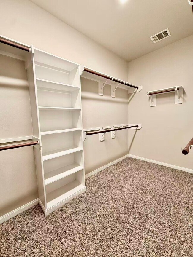 Building Photo - 24323 Marcello Lakes Dr