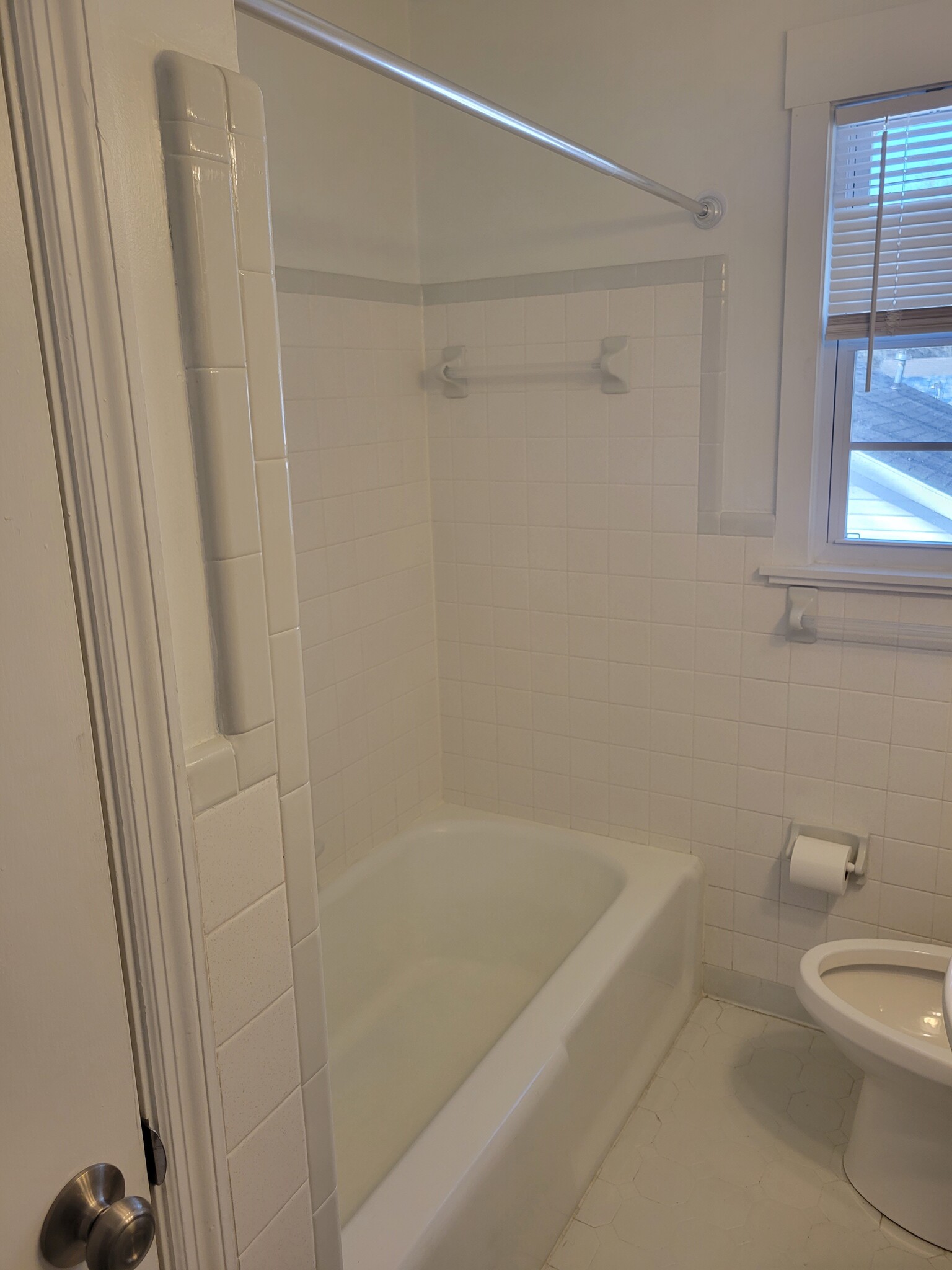 Bathroom #1 - 209 Collingwood