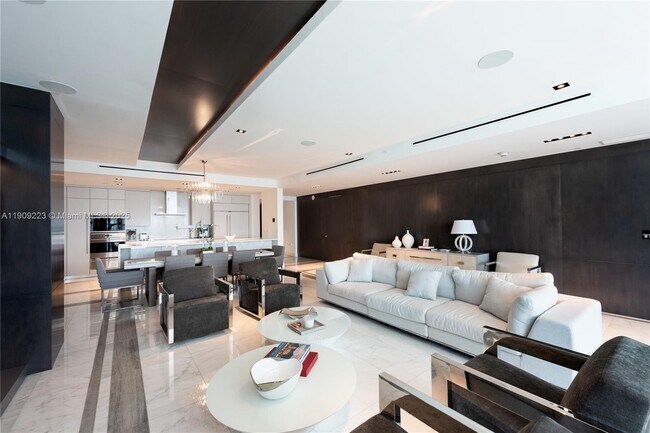 Building Photo - 17475 Collins Ave