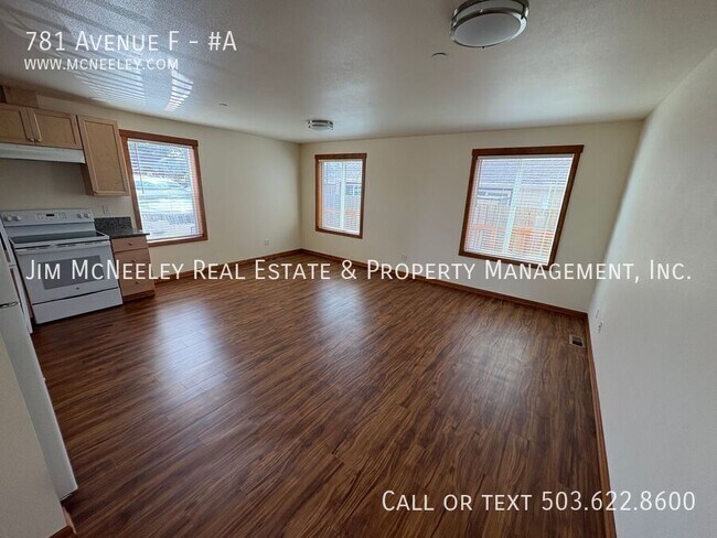 Building Photo - 781 Avenue F