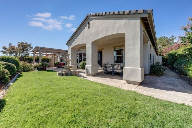 Building Photo - Luxury 4-Bedroom Home in El Dorado Hills Exclusive Serrano Community!