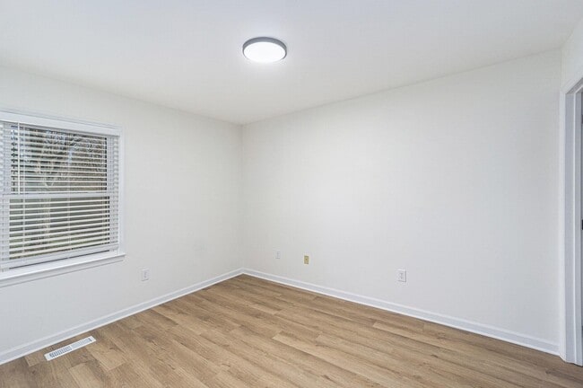 Building Photo - 3126 Arrowhead Dr