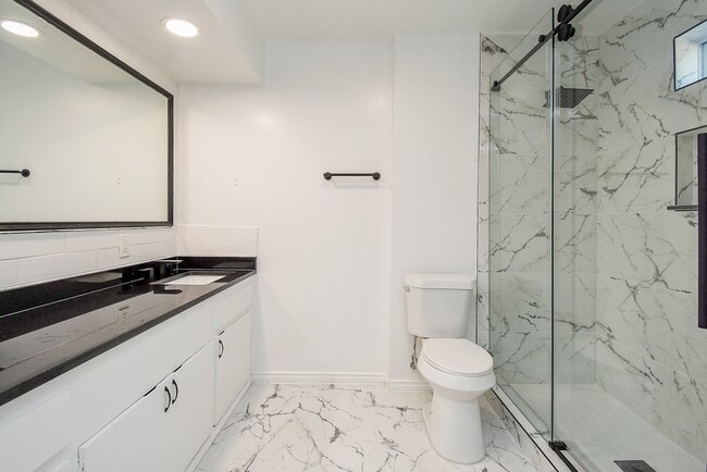 Building Photo - 8158 Niles St