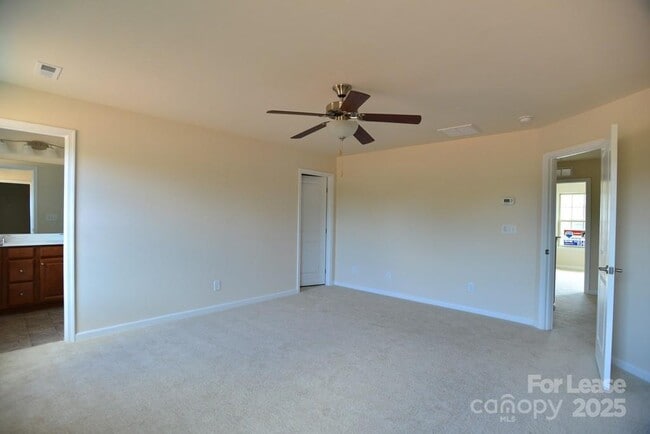 Building Photo - 1764 Evergreen Dr