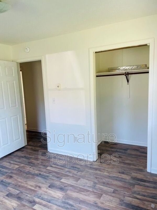 Building Photo - 1090 Ash Ave