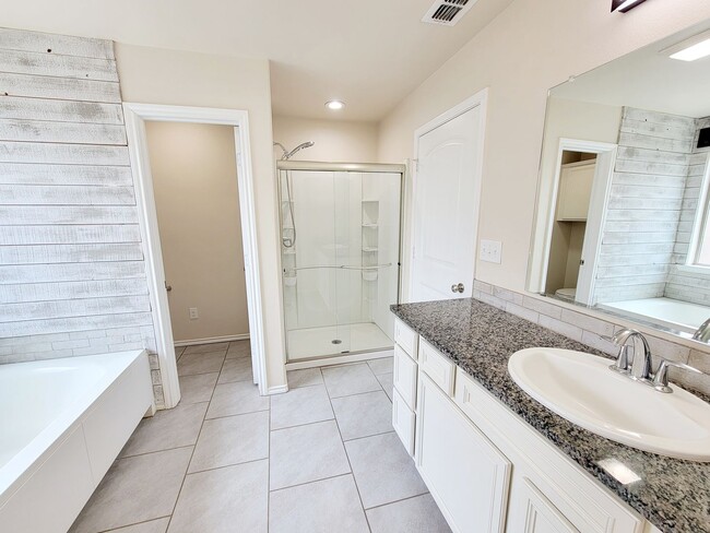 Building Photo - 3/2/2 in Bell Farms with Yard Maintenance Paid by Owner