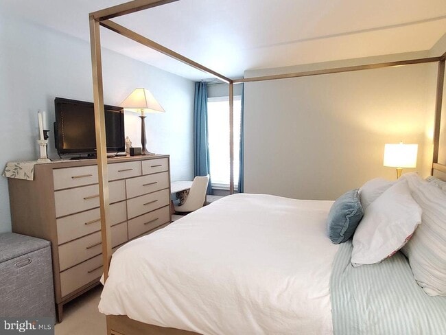 Building Photo - 162 Tavistock Rd