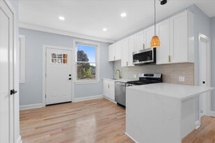 Building Photo - 3805 W Belle Plaine Ave
