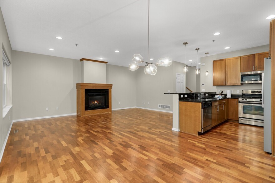 Building Photo - 17790 Valley Cove Ct