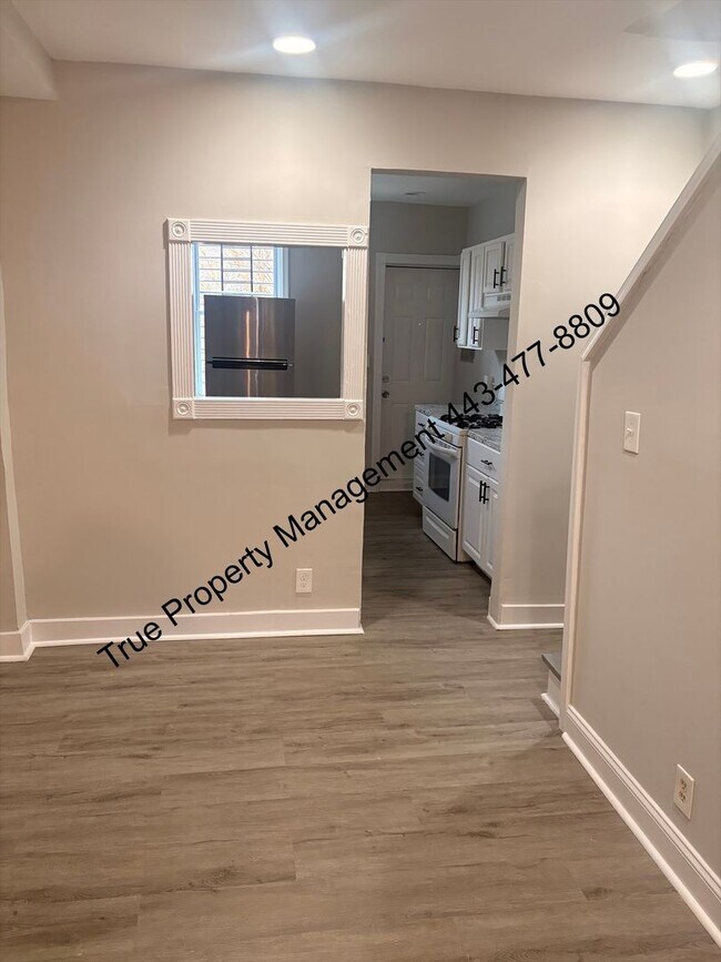 Building Photo - Cozy 2 Bedroom Home in West Baltimore