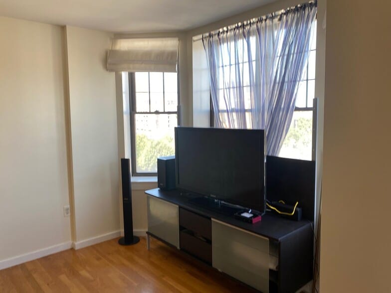 Building Photo - 534 Commonwealth Ave