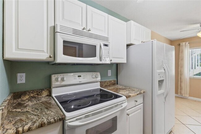 Building Photo - 4629 Bayshore Dr