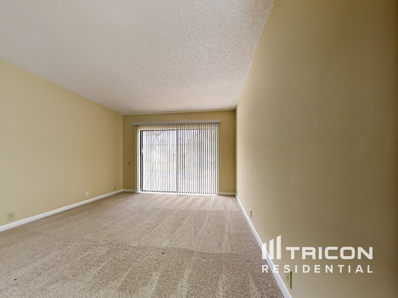 Building Photo - 2612 Bridle Dr