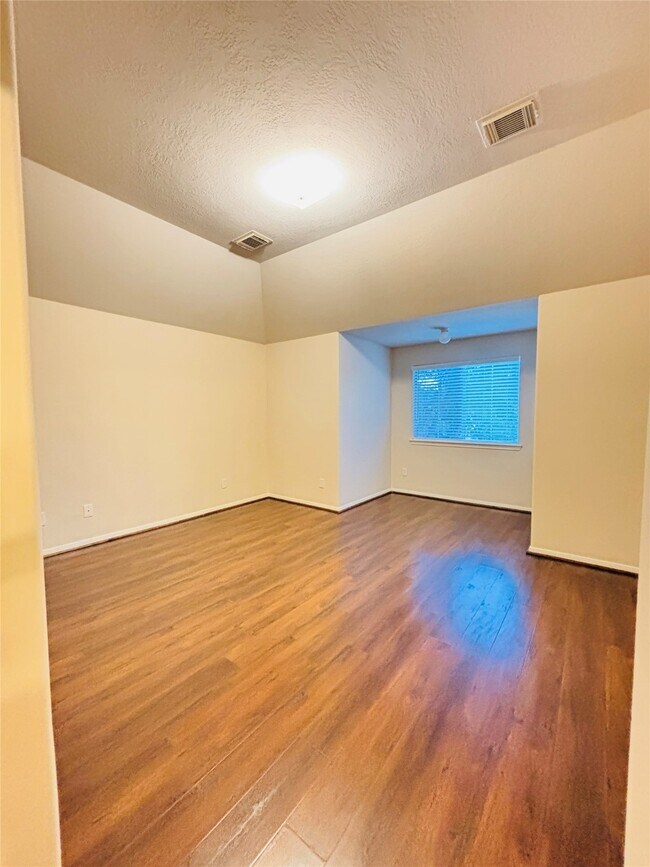 Building Photo - 16318 Bettong Ct