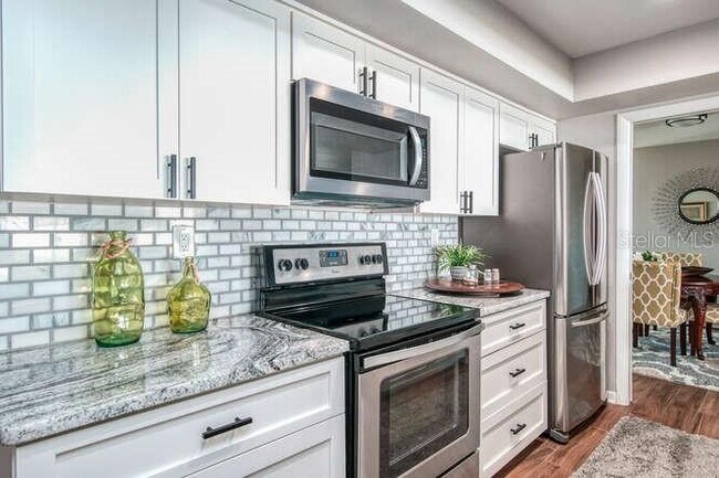 Building Photo - 14665 Crown Dr
