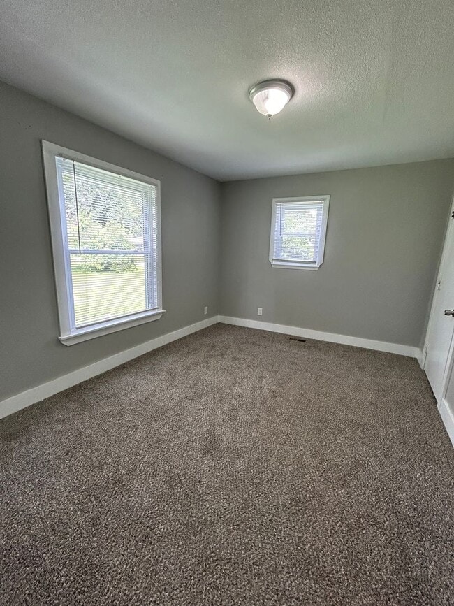 Building Photo - COMING SOON!!! 3 Bedroom/1.5 Bathroom House