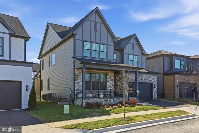 Building Photo - 9725 Lantana Wy