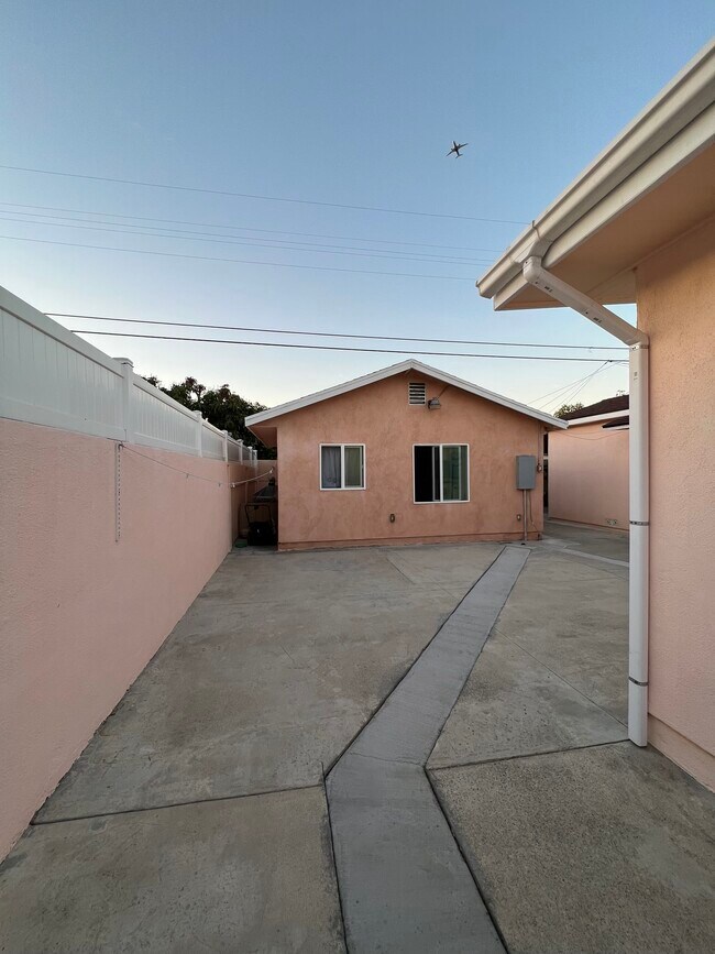 Gate Entrance View - 2849 Flower St