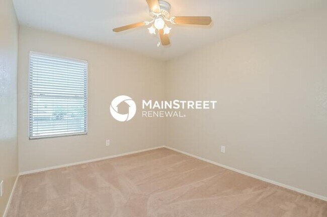 Building Photo - 4 Bedroom Pet-Friendly Home in TUCSON, AZ with Main Street Renewal