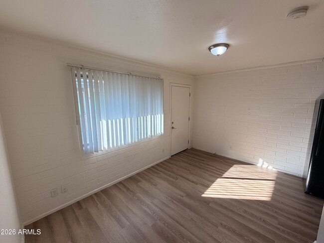 Building Photo - 6802 W Glendale Ave