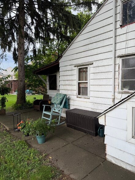 Building Photo - 4668 Brownsville Rd