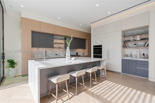 Building Photo - 536 W 51st St