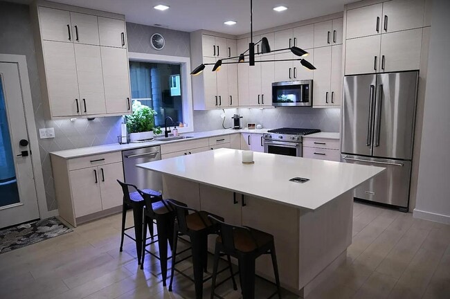 Building Photo - 2082 Dennison Ln