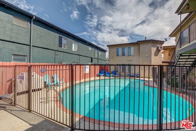 Building Photo - 6104 Cahuenga Blvd