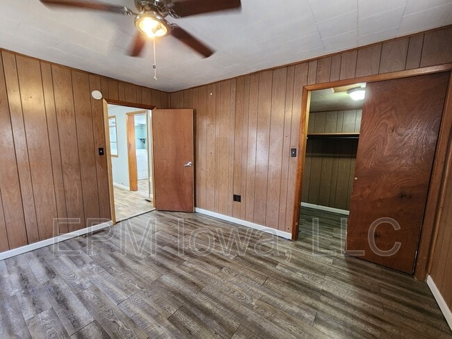 Building Photo - 403 9th Ave SW