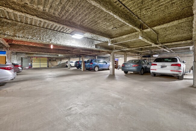 Building Photo - 2201 W Wabansia Ave