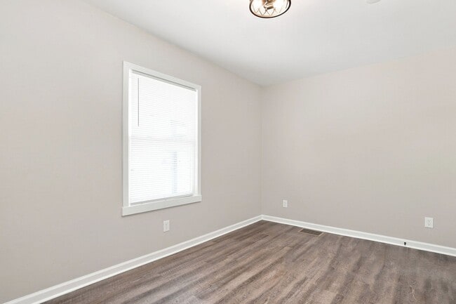 Building Photo - 846-848 Reinhard Ave