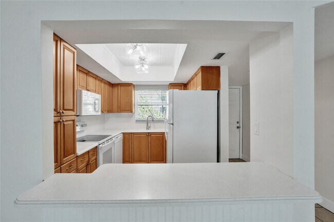 Building Photo - 1750 S Ocean Blvd