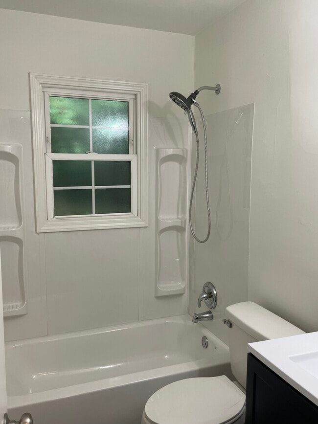 Building Photo - 1826 Taylor Ave