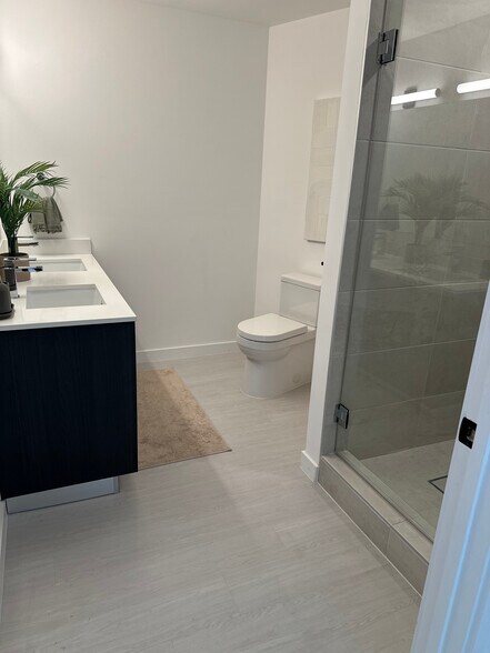 Building Photo - 20540 NW 17th Ave