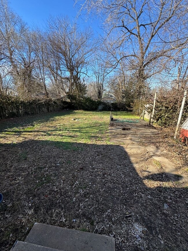 Building Photo - 3 bedroom/2 bath house