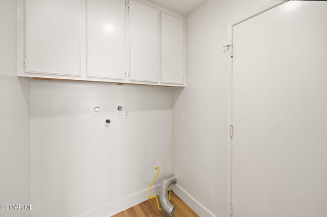 Building Photo - 974 Quarterhorse Ln