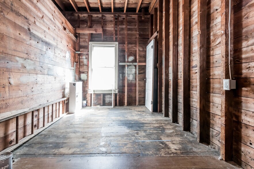Building Photo - 30 Cutts Ave