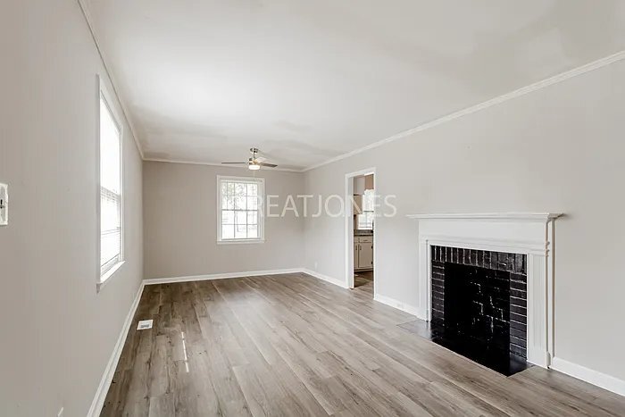 Building Photo - 3104 Mary Dr