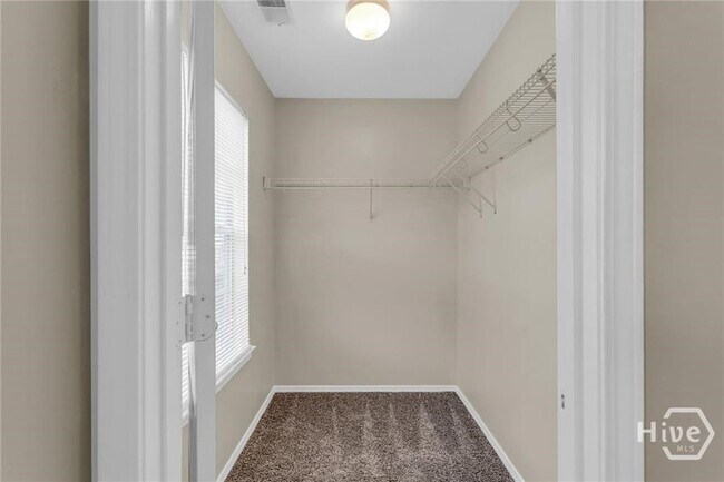 Building Photo - 140 Fairgreen St