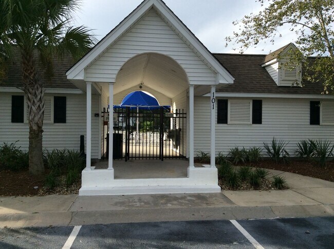 Building Photo - 224 Cross Rd